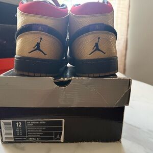 Jordan Men’s Sneakers Gold, Black, Red